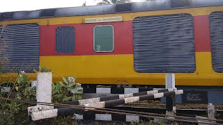 preview picture of video 'Secunderabad Narasapur Special fare train arriving Narasapur'