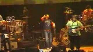 Ben Harper : Live Paris Bercy 2006 &quot; wmota / war&quot; part 2