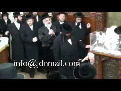 Tosher Rabbe coming into Bhm"d Monday Parshas Mikeitz 5771