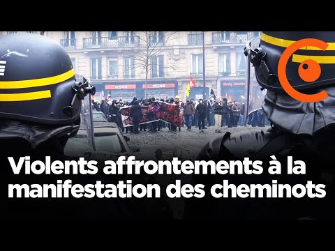 Violents affrontements pendant la manifestation des cheminots (22 mars 2018, Paris, France)