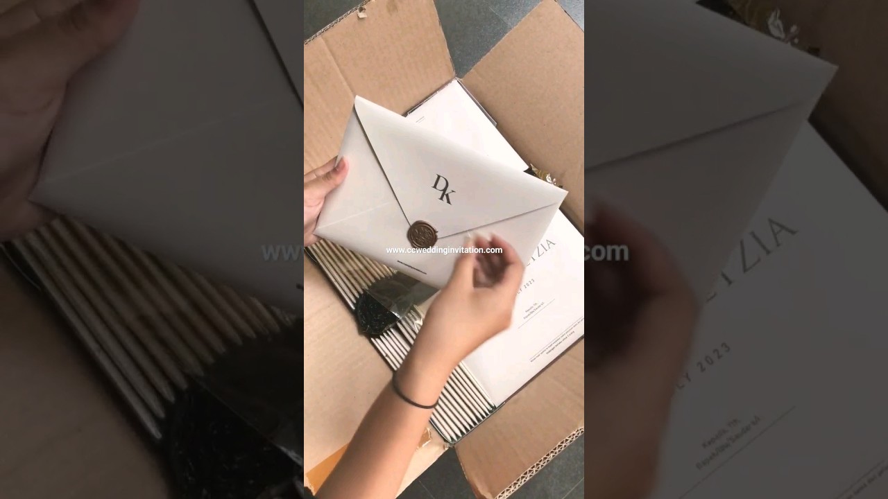 Undangan Hardcover Waxseal #ccweddinginvitation #hardcovercustom #weddinginvitation #kadkahwin