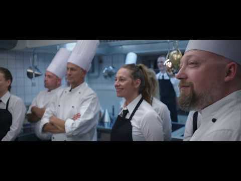 EN FREMMED FLYTTER IND - Klip 2