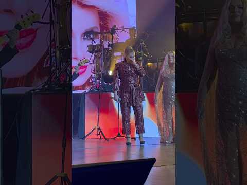 #ROCIOBANQUELLS con lagrimas en los ojos homenajea a su gran amiga #DULCE cantando sus exitos 🙏