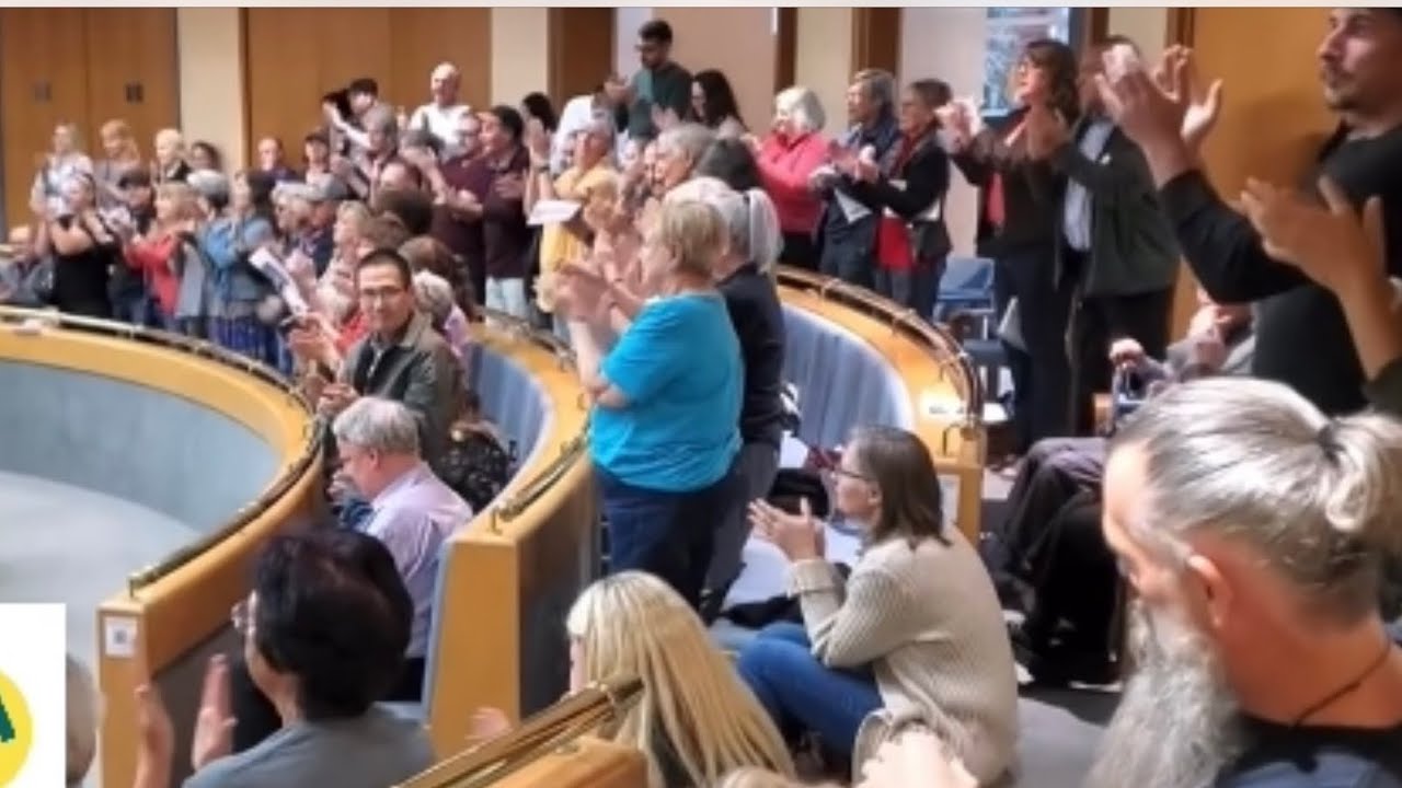 "Kanadyjska Rada Miasta jest szkolona na temat tego, jak 15-minutowe miasta są bramą do całkowitego cyfrowego nadzoru i kontroli"(video)