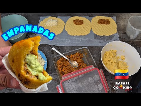 HOW TO MAKE EMPANADAS VENEZOLANAS WITH GROUND MEAT AND CHEESE