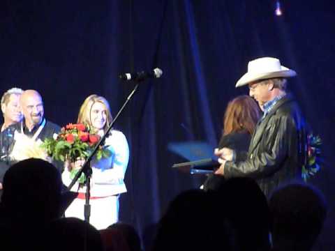 Nashville honors for Marcel Bach and Christa Hauswirth for 25 years of Country Night Gstaad