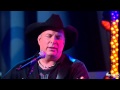 Garth Brooks Performs Mom Live On GMA
