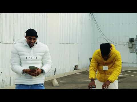 Moneybagdott - "BAD BITCH" (Music Video) Dir. @Sumproper/@Trillz