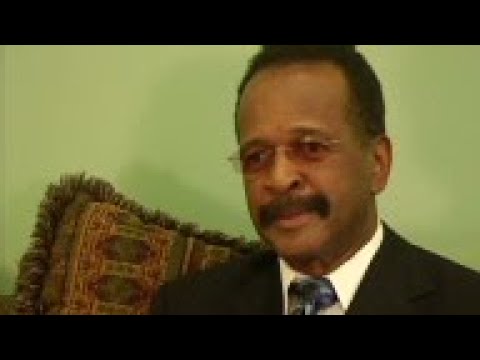 Bassist Larry Graham, who played with Prince, says he didn't see any signs of trouble before his dea