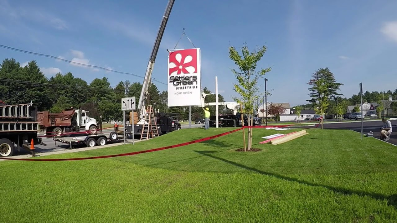 Time lapse video of pylon sign installation