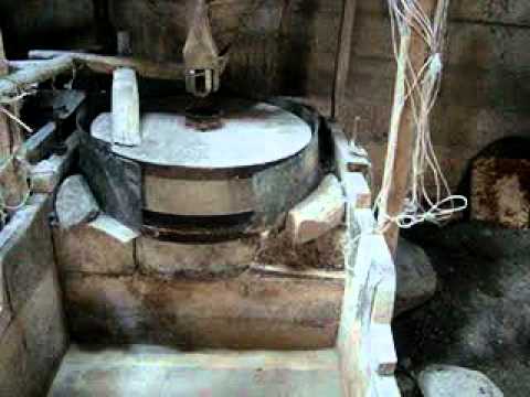 Uji duke dal nga mulliri - Tërrnav