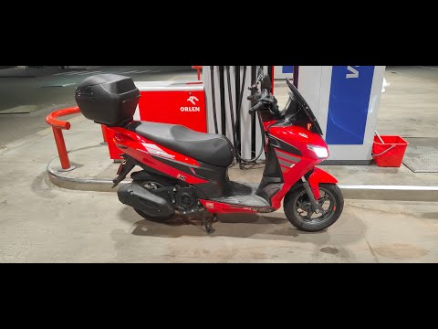 Aprilia SXR 50 Aggressive Night Ride POV | Leaning 44° in Traffic 🏍️ - ChasingGhosts EP.1