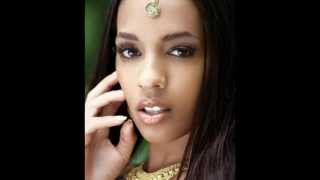 Actress Melyssa Ford