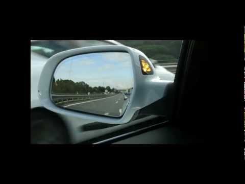Audi A4. Sistema de detección de objetos en el ángulo muerto («Audi side assist»).
