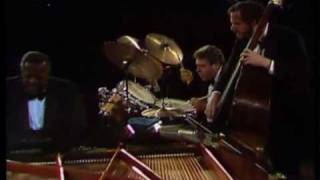 Oscar Peterson Trio - The Berlin Concert - Salute to Bach