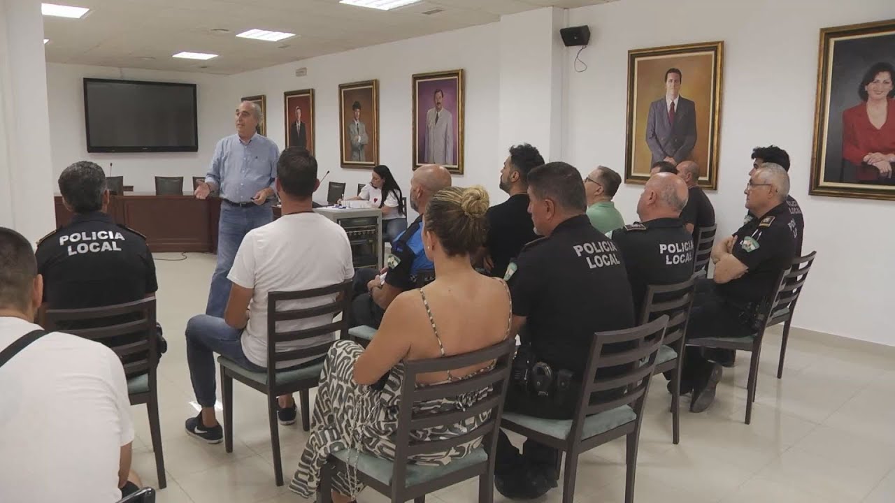 El alcalde de Manilva, se reúne con el cuerpo de la policía local