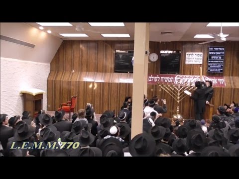 הדלקת נר ראשון של חנוכה מוצש"ק וישב