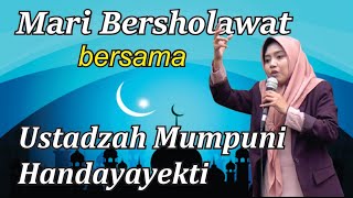 Download lagu MARI BERSHOLAWAT BERSAMA USTADZAH MUMPUNI HANDAYAYEKTI (Juara Aksi Indosiar) mp3