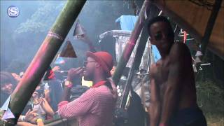 AZARI ＆lll - LIVE DJ SET @ FREAKS VILLAGE 2011