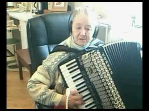 Nozie -  Wenn die Sonne erwacht in den Bergen- on accordeon.MPG