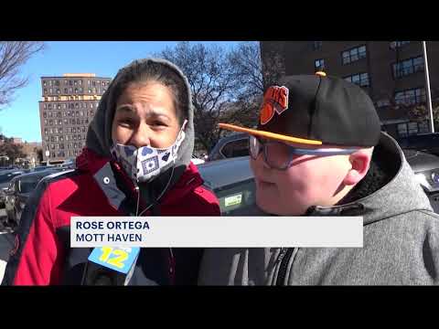 Bronx hip-hop legend Fat Joe hands out Thanksgiving groceries
