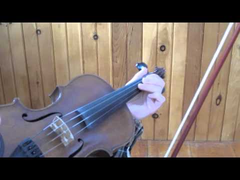 How to play drone notes on fiddle