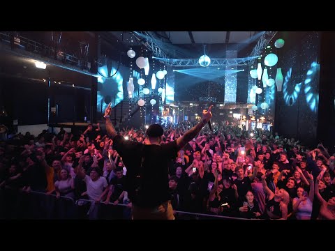 VANOČNÍ MANENE TOUR! SEBEDESTRUKCE, ČERVY V JÍDLE A NONSTOP KALBA!