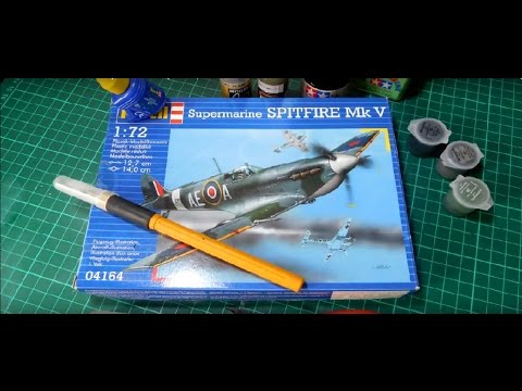 Revell - Spitfire Mk V dovanų komplektas, 1/72, 64164 video