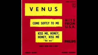 FRANKIE VAUGHAN &amp; THE KAY SISTERS - COME SOFTLY TO ME