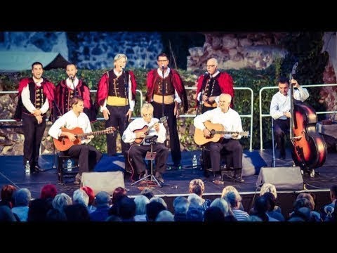 Pukle su kadene - Klapa Maslina (OFFICIAL AUDIO)