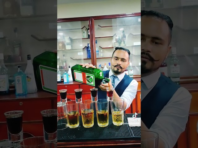 Vídeo relacionado con Party Essentials Jager Bomb - Vasos de chupito de plástico, 4 onzas, neón surtidos, 50 unidades