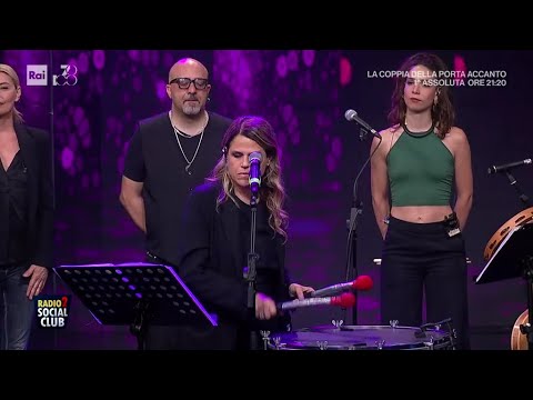 Tosca canta "Alfonsina y el mar" - Radio2 Social Club 06/06/2024