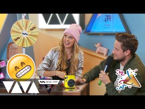 Teesy spielt Wahrheit oder Pflicht | Erzähle einen schlechten Witz | VIVA Top 100 Game