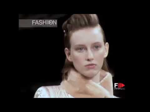 CHANEL autumn winter 2001-02 fashion show