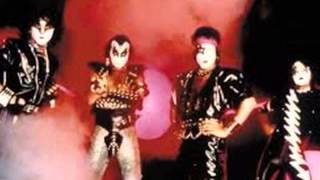 KISS ESCAPE FROM THE ISLAND