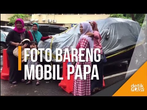 Cekrek! Mobil 'Maut' Novanto Jadi Sasaran Foto Emak-emak