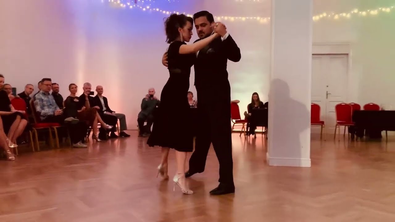 Magdalena Myszka & Ezequiel Mendoza 1/4