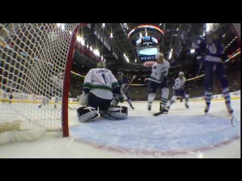 Lupul Goal - Canucks 1 vs Leafs 1 - Dec 17th 2011 (HD)