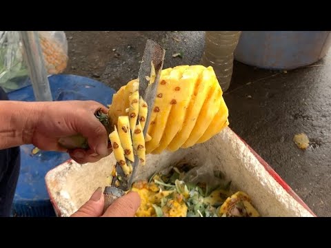 The Master Cut Fruit in The Streets of Vietnam! Amazing
