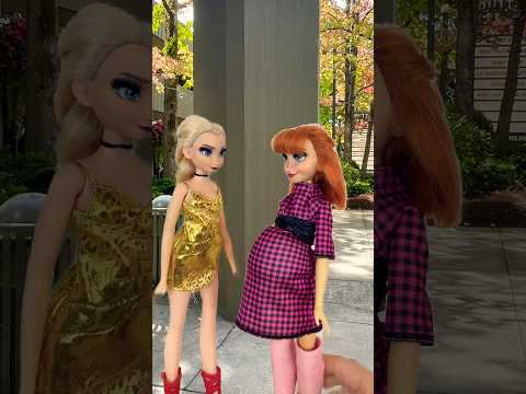 Anna & Elsa Go Fall Shopping Pt.4🍂🧥Frozen Toys - Playing With Dolls - Disney Princess Fun