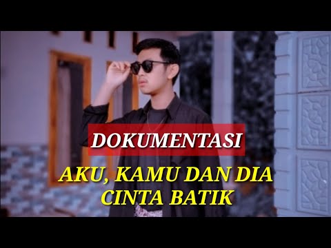Elang Jawa | " Aku cinta batik."
