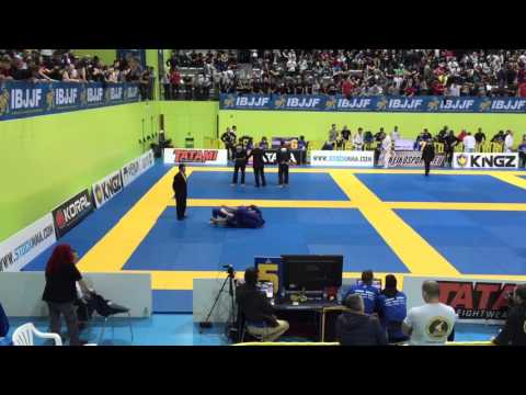 Sebastien Garnier (Gracie Barra Angola) X Antonio Molina (Association Aranha) - Europeans 2016 Ibjj