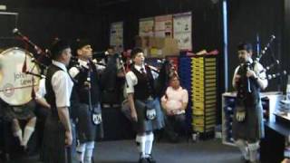 preview picture of video 'Stockbridge Pipe Band - Indoor Mini Band Contest 2009 [Grade 4]'