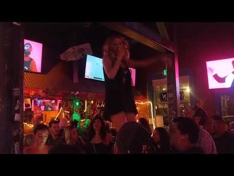 Kiss Cassie B Bar Walk