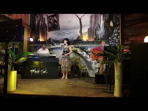 Thể hiện bởi Hoài Mỹ