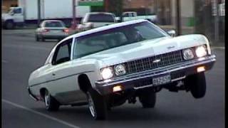 preview picture of video 'LOWRIDERS IN LAREDO THREE WHEELIN' ALL DAY'