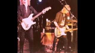 80  Ian Hunter and Mick Ronson   Following In Your Footsteps 1990 with lyrics