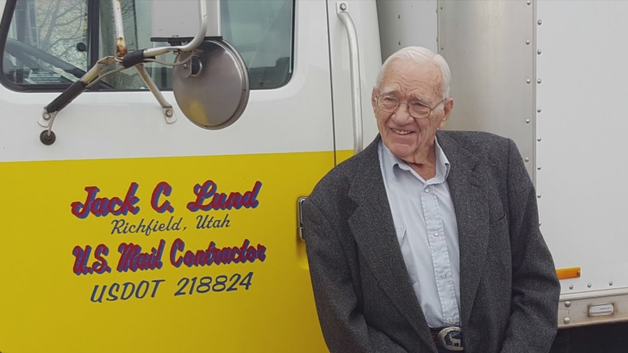 91-year-old mailman retires after 69 years with perfect record - YouTube