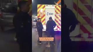 El fuego de una chimenea provocó un incendio en una casa de Capital