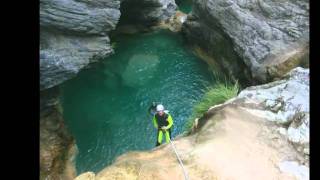 preview picture of video 'Canyoning Rio Barbaira con Toscana Adventure team'